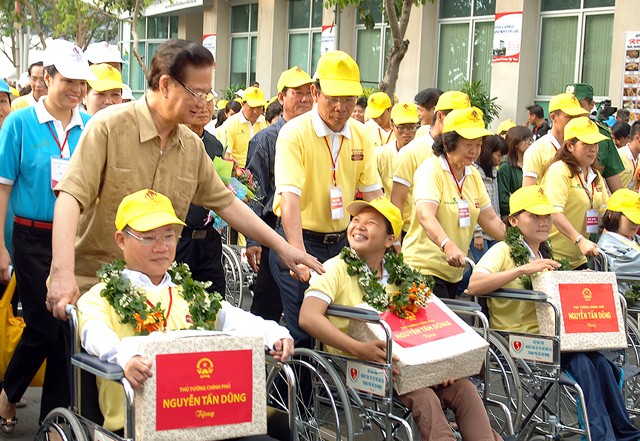 Le Vietnam s’emploie à garantir les droits des handicapés - ảnh 1